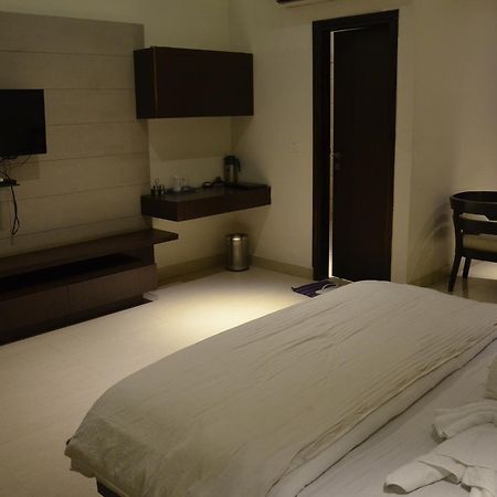 Hotel Aroma Inn Sirsa Екстер'єр фото