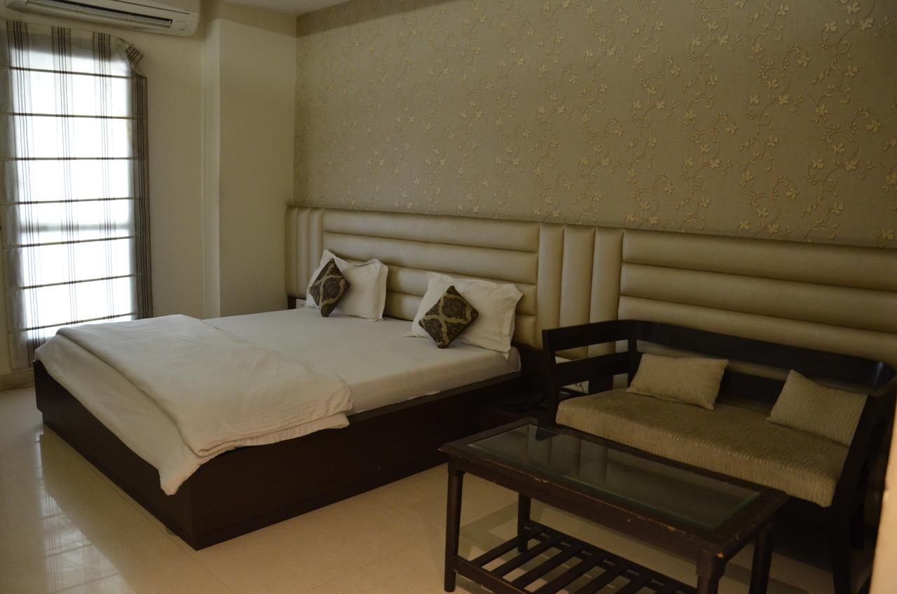 Hotel Aroma Inn Sirsa Екстер'єр фото