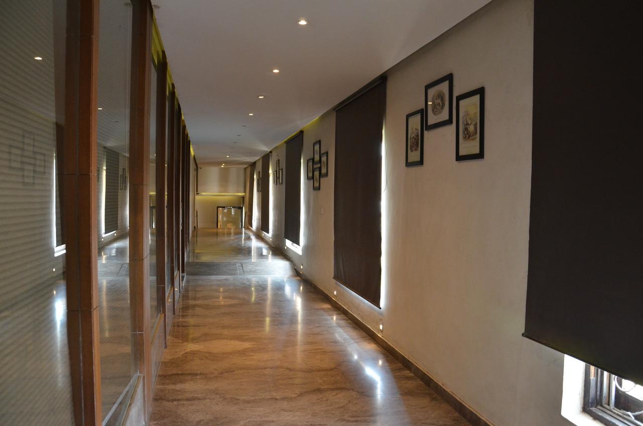 Hotel Aroma Inn Sirsa Екстер'єр фото
