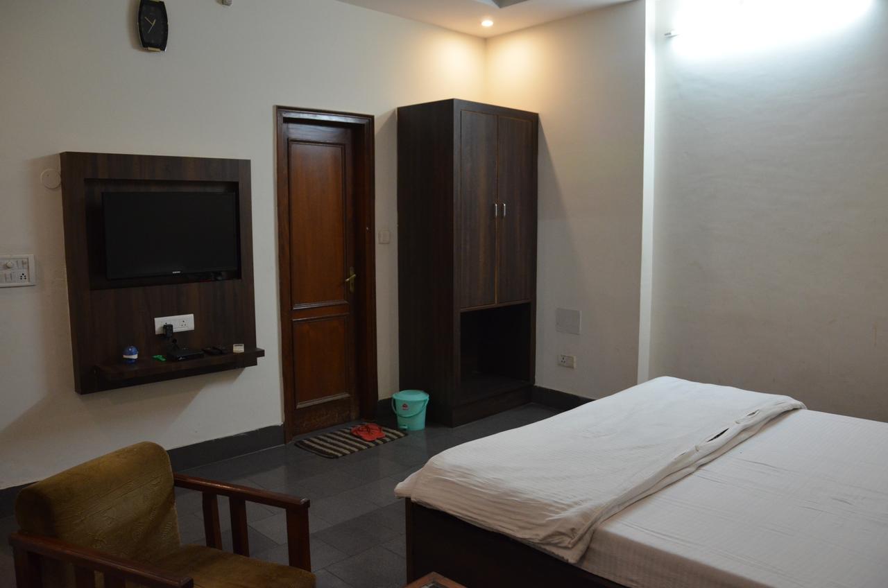 Hotel Aroma Inn Sirsa Екстер'єр фото