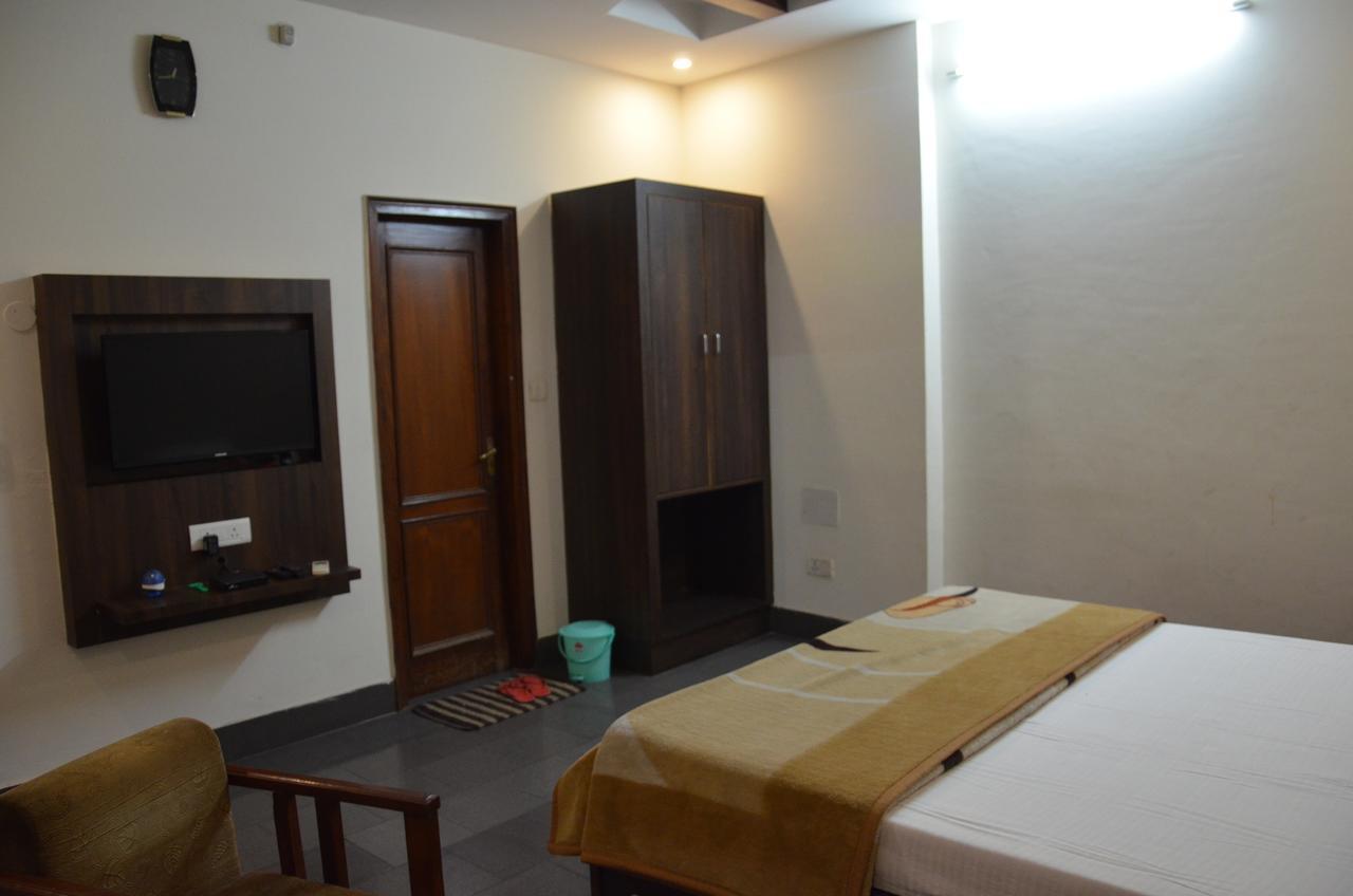 Hotel Aroma Inn Sirsa Екстер'єр фото