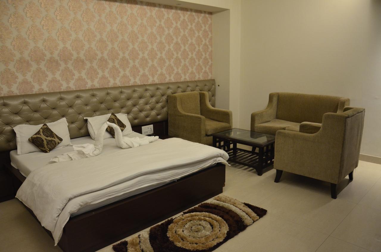 Hotel Aroma Inn Sirsa Екстер'єр фото