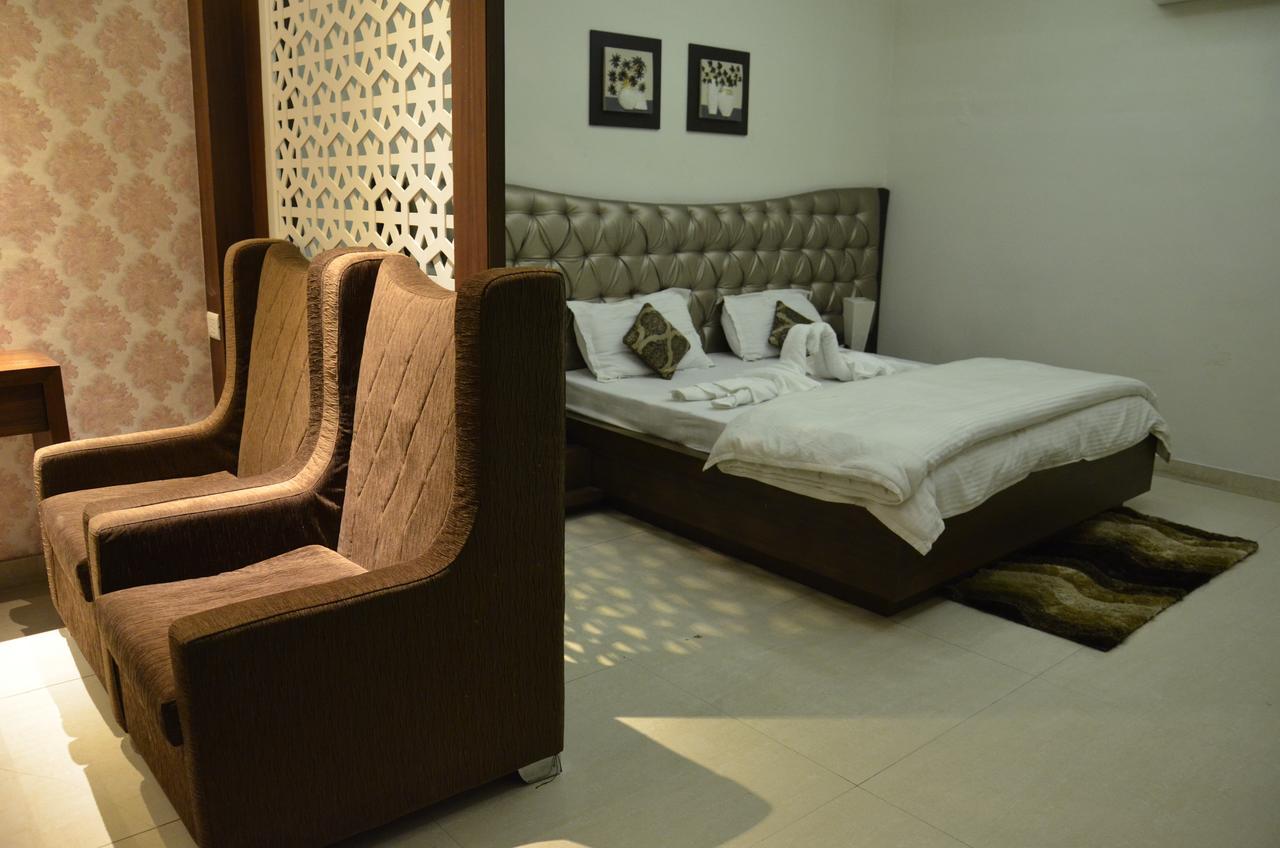 Hotel Aroma Inn Sirsa Екстер'єр фото