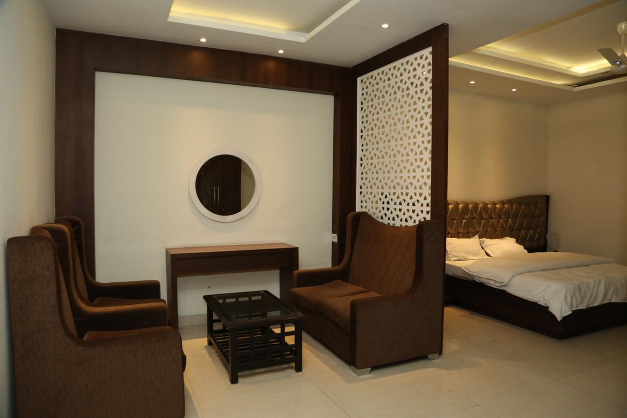 Hotel Aroma Inn Sirsa Екстер'єр фото